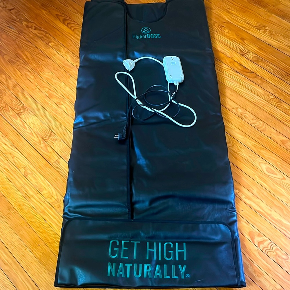 HigherDOSE Infrared Sauna Blanket! Heaven! Barely Used, in great condition!